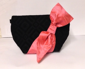 sac noir noeud rose.